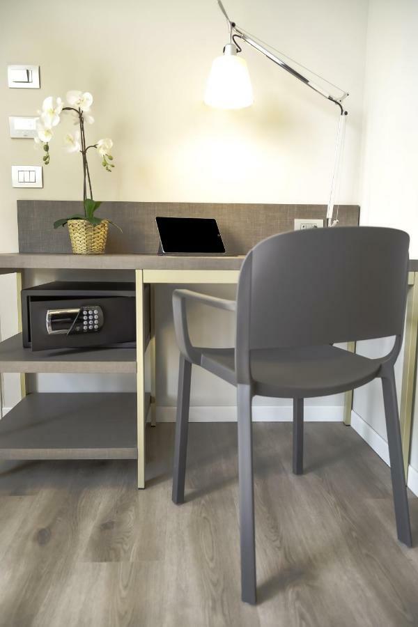 Sleep Tide Suites Milano Exterior foto